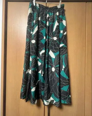 RIVEDROITE 플레어 스커트