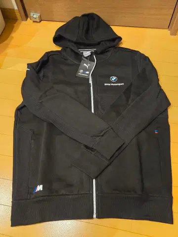 푸마와 BMW Motorsport 콜라보 후드티 L 사이즈 블랙