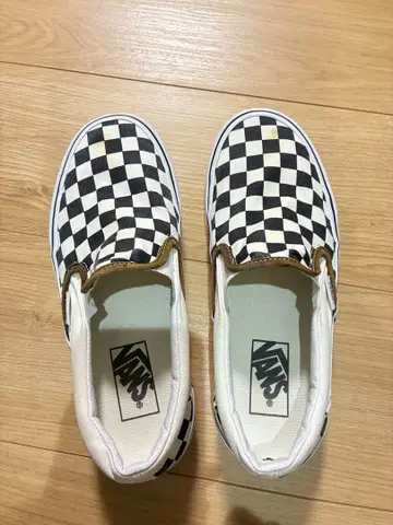 VANS 통굽 슬립온 화이트 블랙 체커 23.5