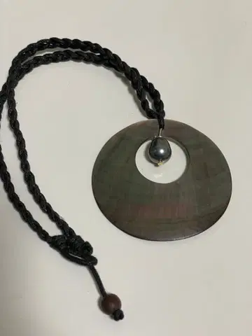 블랙 펄 장식 쉘 펜던트