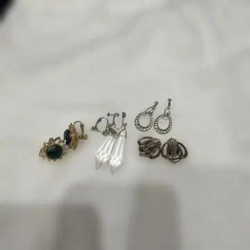 귀걸이 세트 에메랄드 색상과 크리스탈