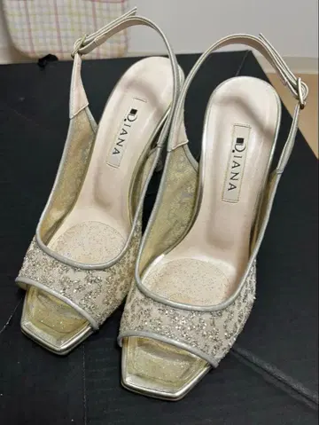 DIANA 슬링백 하이힐 23.5