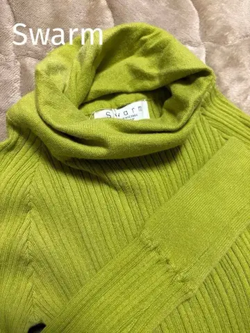 SWARM 리브 니트 터틀넥