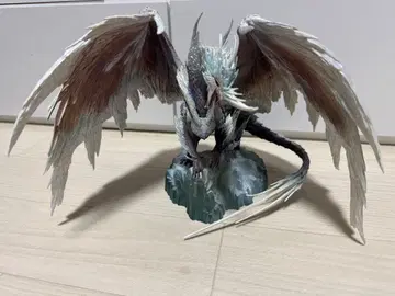 제일복권 몬스터 헌터 월드 아이스본 피규어