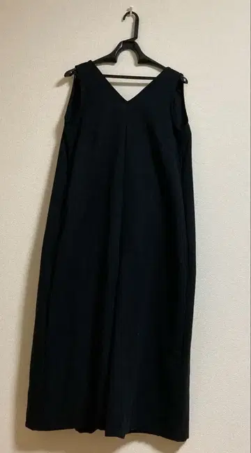 살로펫 와이드 팬츠 V넥 슬리브리스