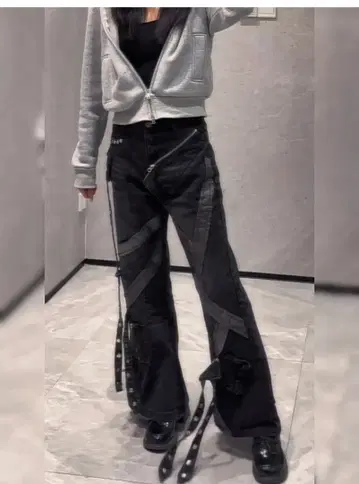 블랙 와이드 레그 플레어 부츠컷 데님 팬츠