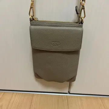 베이지 가죽 숄더백