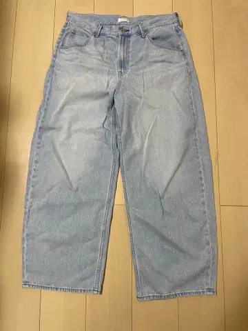 유니클로 배기 커브 청바지 기장 짧음 30인치