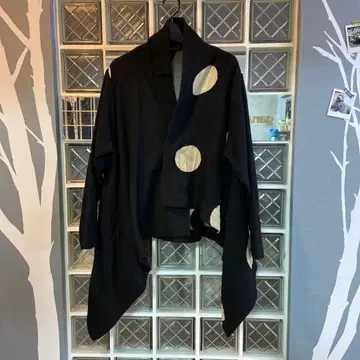 모유루 변형 도트 무늬 압축 자켓