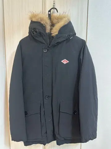 퍼 후드 블랙 다운 자켓