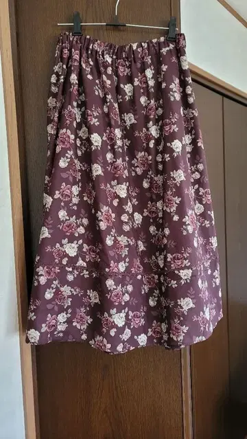 플라워 프린트 플레어 스커트 M 사이즈 와인
