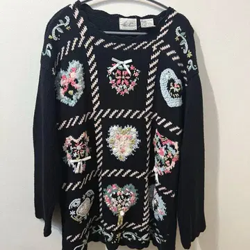 [ 구제 의류 ] 하트 자수 니트 스웨터