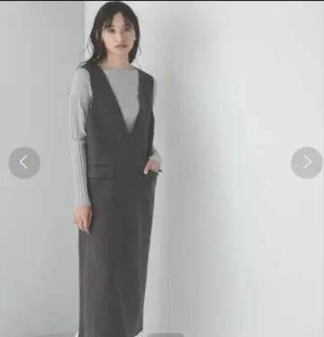 Oggi 11 게재 V넥 스트레이트 점프 스커트