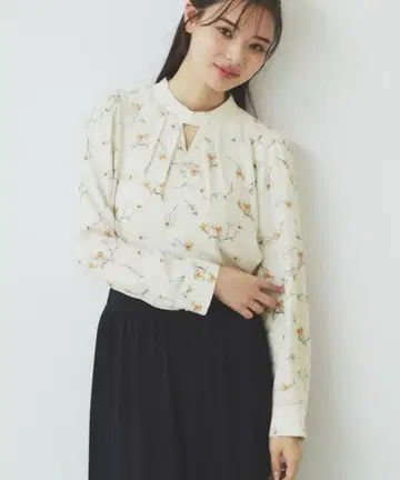 index 하이넥 슬릿 블라우스 [세탁기 사용 가능/이지 아이롱]