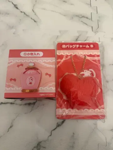 1번 복권 키티 소품함과 하트형 백참 세트