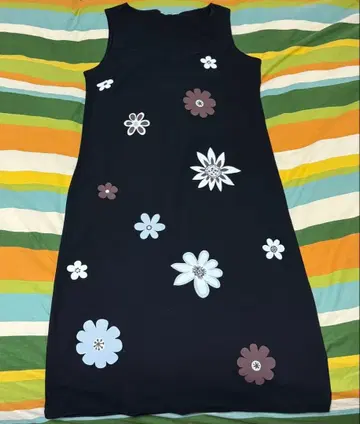 [ SPORTIFF ] 플라워 프린트 슬리브리스 무릎 기장 원피스