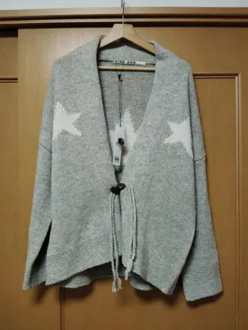 니코앤드 그레이 별 패턴 니트 가디건