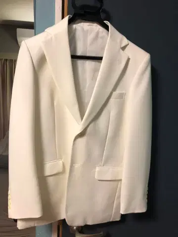 화이트 테일러드 자켓