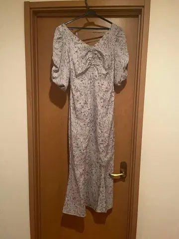 LIP SERVICE 꽃무늬 퍼프 슬리브 원피스 M