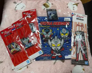 울트라맨 타이가 관련 굿즈 세트