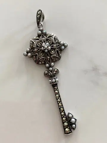 [ 록잔 ] 실버 펄&마카사이트 열쇠 펜던트 실버925 목걸이