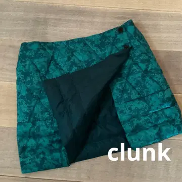 새상품급 clunk 카모 패턴 퀼팅 다운 랩 스커트 리버서블