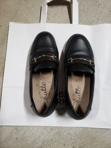 셔틀 블랙 로퍼