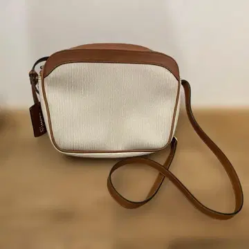 Ferragamo 숄더백 화이트/브라운