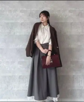 [ F.i.n.t ] 레이스 레이어드 턱 플레어 스커트 그레이