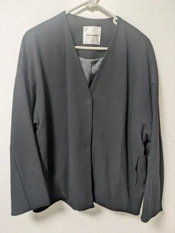 PICCIN 노카라 숏 코트 블랙