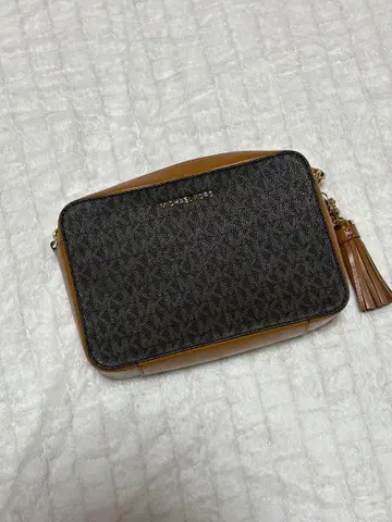 MICHAEL KORS 숄더백 태슬 포함