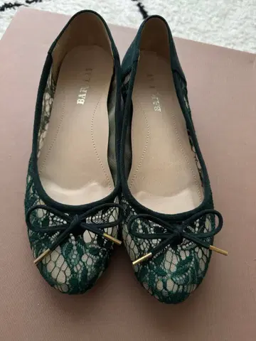 BARCLAY 다크 그린 플랫슈즈 22.5cm