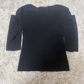 셀포드 상의 니트