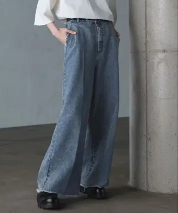 [ SERACE ] 루즈 실루엣 빈티지 컷오프 와이드 데님 팬츠