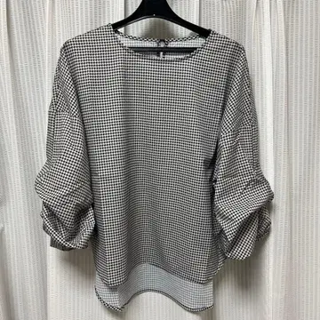 하운드투스 체크 패턴 반팔 상의