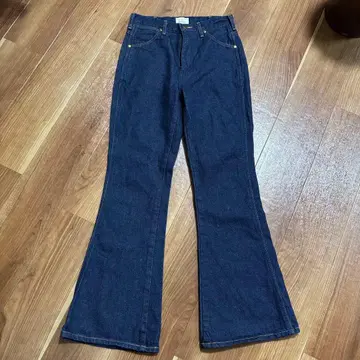 Wrangler 별주 하이웨스트 플레어 데님