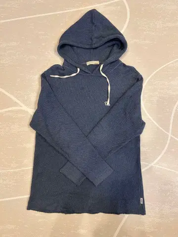 릴룸 다크 블루 후드 부착 니트 후드티