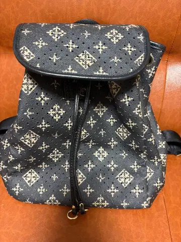 [ 1회 사용 ] russet 가죽 펀칭 백팩