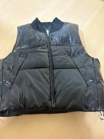 GYDA GYGY 인조 가죽 충전솜 숏 베스트