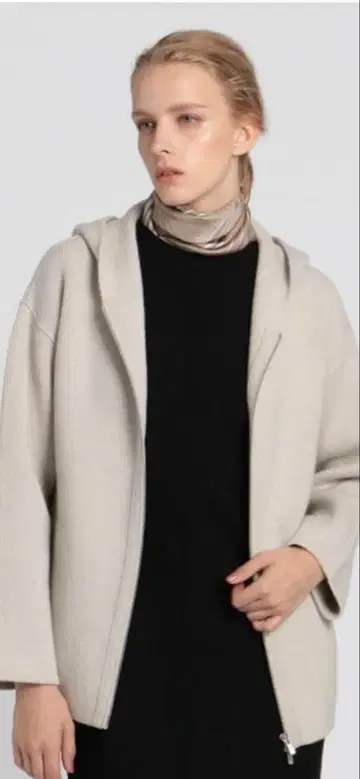 후드 부착 베이지 자켓 울 혼방