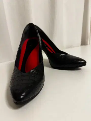 미사용 [ KiBERA ] 크로커다일풍 하이힐 블랙