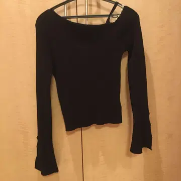 머큐리 듀오 아지메 원숄더 체인 니트