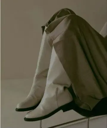 애플 가죽 화이트 롱 부츠
