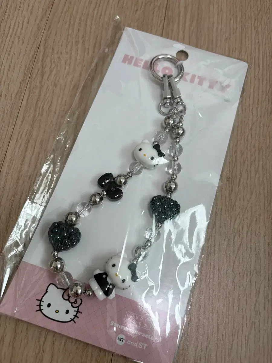 [New Product] Lorizfarm Mepercent Kitty Phone Strap