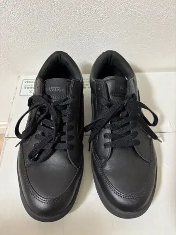 VANS 스니커즈 24.5