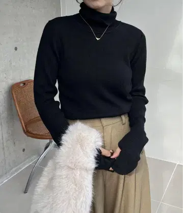 카프리슈 마쥬 하이넥 리브 풀오버