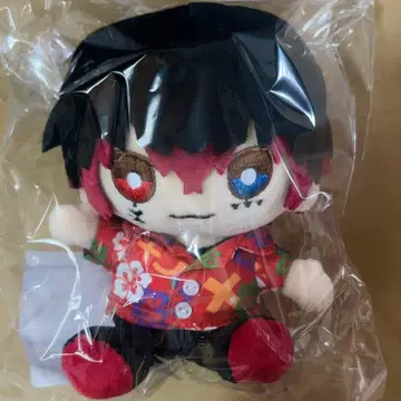 AMPTAKxCOLORS 앉은 봉제 인형 앗토군