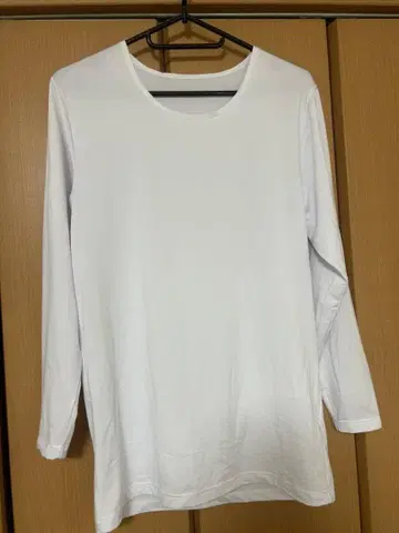 화이트 긴팔 티셔츠 L 사이즈