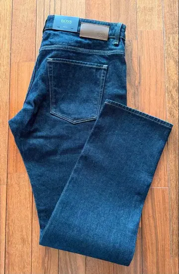 새상품 택 포함! HUGO BOSS 슬림핏 데님 size. 38/32