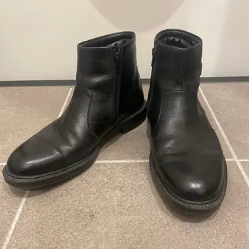 새상품급 가죽 사이드 지퍼 부츠 GORE-TEX 25.0